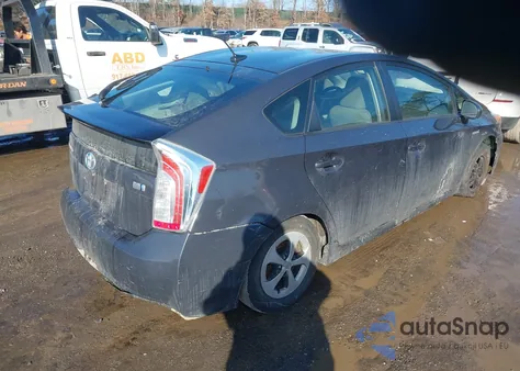 2014 Toyota Prius Three z USA, uszkodzony, nr VIN JTDKN3DU4E0390536